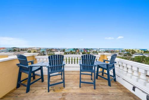 Summer Special, Lux 4BR House Sleeps 12, Pool, Elevator, King bed photo 21