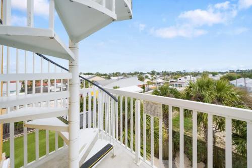 Summer Special, Lux 4BR House Sleeps 12, Pool, Elevator, King bed photo 22