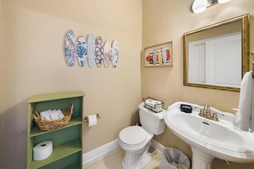 Summer Special, Lux 4BR House Sleeps 12, Pool, Elevator, King bed photo 24