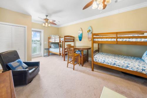 Summer Special, Lux 4BR House Sleeps 12, Pool, Elevator, King bed photo 26