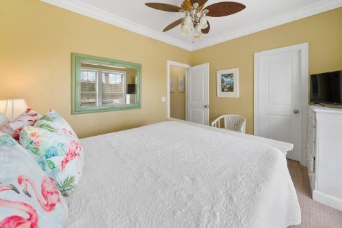Summer Special, Lux 4BR House Sleeps 12, Pool, Elevator, King bed photo 38