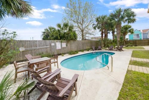 Summer Special, Lux 4BR House Sleeps 12, Pool, Elevator, King bed photo 41