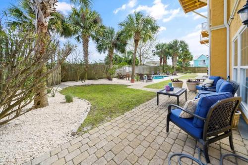 Summer Special, Lux 4BR House Sleeps 12, Pool, Elevator, King bed photo 46