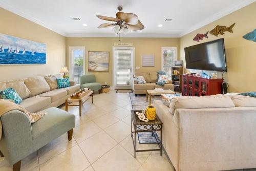 Summer Special, Lux 4BR House Sleeps 12, Pool, Elevator, King bed photo 49