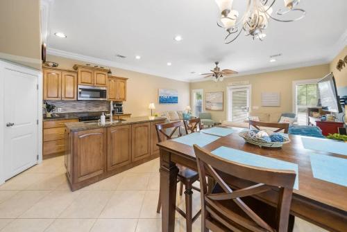 Summer Special, Lux 4BR House Sleeps 12, Pool, Elevator, King bed photo 51