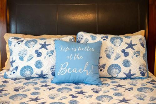 Summer Special, Lux 4BR House Sleeps 12, Pool, Elevator, King bed photo 59