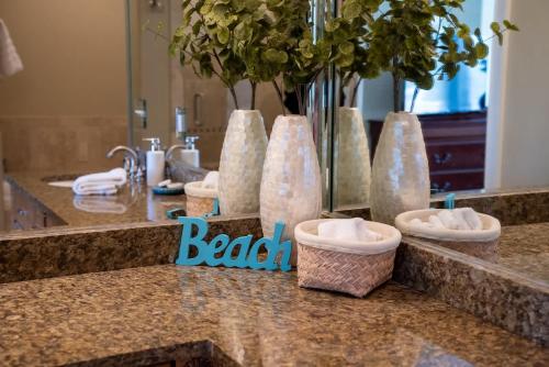 Summer Special, Lux 4BR House Sleeps 12, Pool, Elevator, King bed photo 63