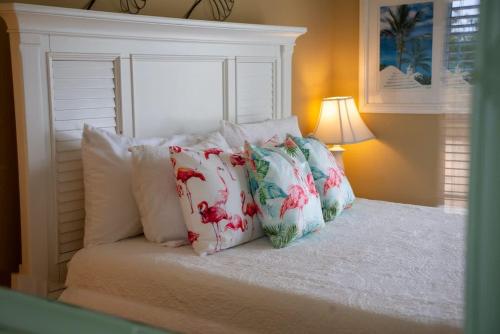 Summer Special, Lux 4BR House Sleeps 12, Pool, Elevator, King bed photo 68