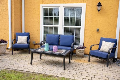 Summer Special, Lux 4BR House Sleeps 12, Pool, Elevator, King bed photo 71