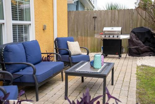 Summer Special, Lux 4BR House Sleeps 12, Pool, Elevator, King bed photo 73