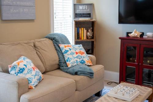 Summer Special, Lux 4BR House Sleeps 12, Pool, Elevator, King bed photo 79