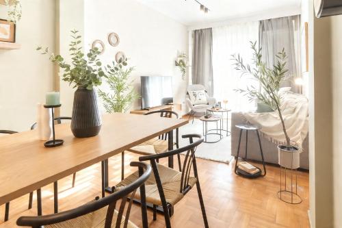 Rotunda Central 3-Bedroom Apartment