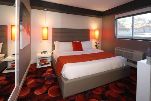 Ένα ή περισσότερα κρεβάτια σε δωμάτιο στο Lexen Hotel - Hollywood