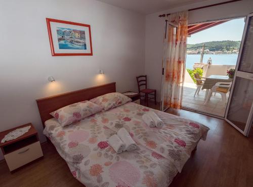 Sweet Home by Suzy & Ivan