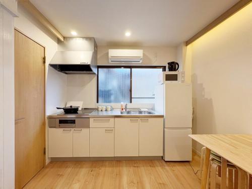 Eizawaken 201 Close to Osaka Dome Taisho Station 5 min walk 3 bedrooms 7 people cooking allowed 2 bathrooms direct access to Kansai Airport