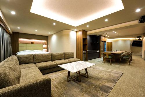 MINATO SHOWROOM-minato-