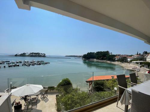 Deluxe apartment Felix beachfrot and sea view
