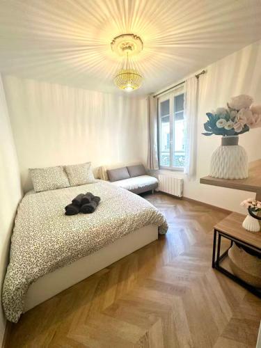 Artist flat 450m to Mont Martre