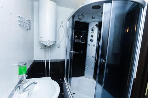 Vonios kambarys apgyvendinimo įstaigoje 3к Apartment CENTER Oktyabrya 70