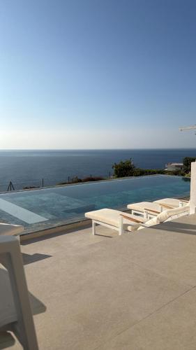Villa de Charme vue spectaculaire mer, 8 personnes a Manilva,piscine chauffée