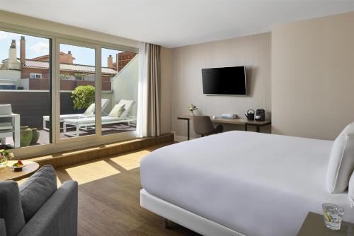 NH Barcelona Les Corts photo 47