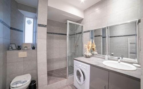 Smile Apartment by Halldis