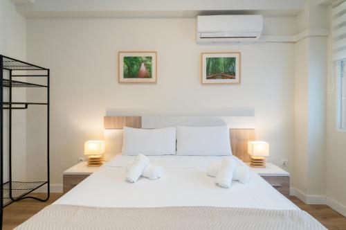 Apartamento Premium junto a la Catedral de Malaga - 3 Habitaciones, Ideal para Familias y Grupos
