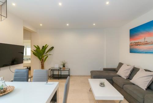Apartamento Premium junto a la Catedral de Malaga - 3 Habitaciones, Ideal para Familias y Grupos
