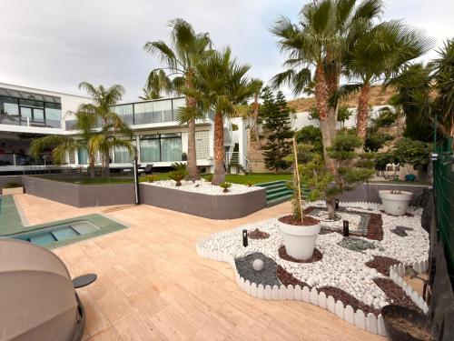 Chalet de lujo- Piscina-gym-sauna y jacuzzy
