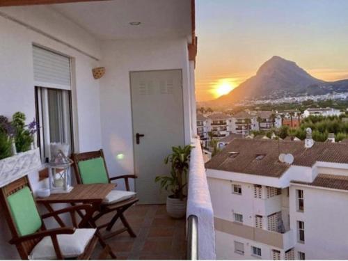 Arenal Beach Escape · Walk to the Sea