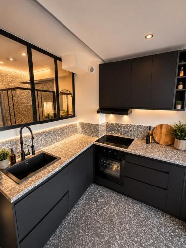 Vue mer Studio design neuf Plage & Parking