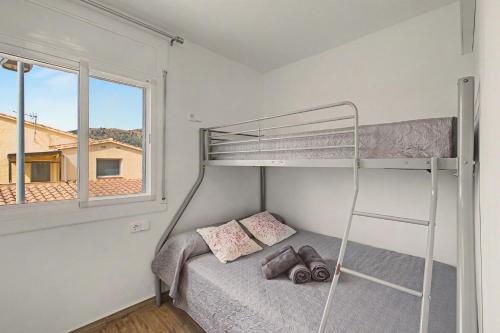 Apartamento con jardín y piscina