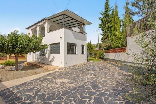 Apartamento con jardín y piscina