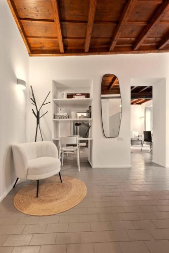 Corso Magenta Historic Apartment