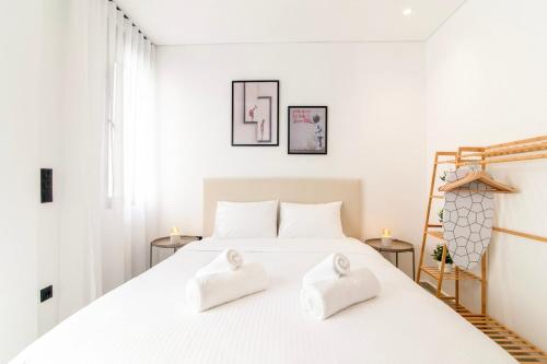 Julie's Studio with Balcony & Close to Monastiraki