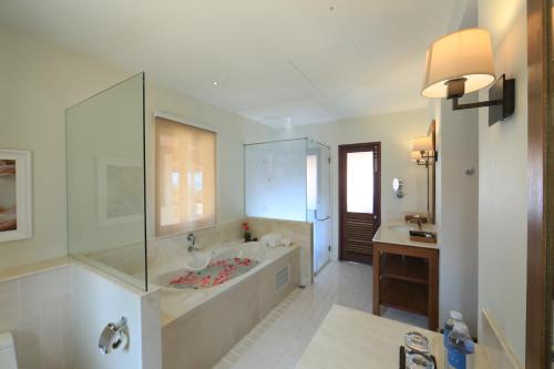 Gallery image of Le Menara Khao Lak in Khao Lak