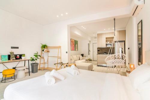 Joe's Studio with Balcony & Close to Monastiraki and main archeological sites