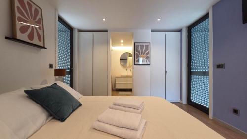 The Jolie - A Retreat in the City in an Entire House