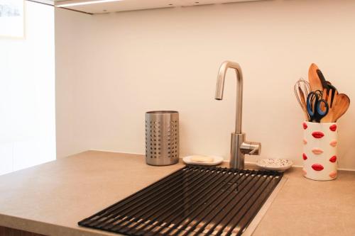 Charming 1-bedroom flat in the 9th