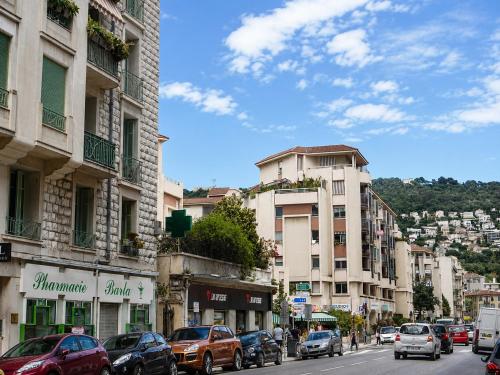 Barla 3 - a spacious one bedroom apartment near Place Garibaldi