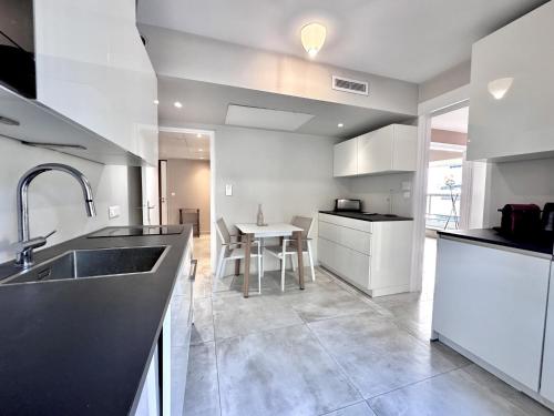 CC G Terrasse Massenet - Private Parking Promenade