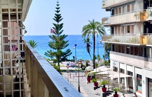 CC G Terrasse Massenet - Private Parking Promenade