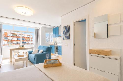 Encantador Estudio con Piscina, Parking, Gran TV y AC, centro ciudad