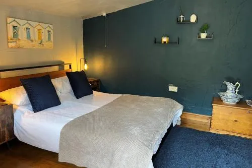 Overdale Guesthouse and Free Parking photo 16