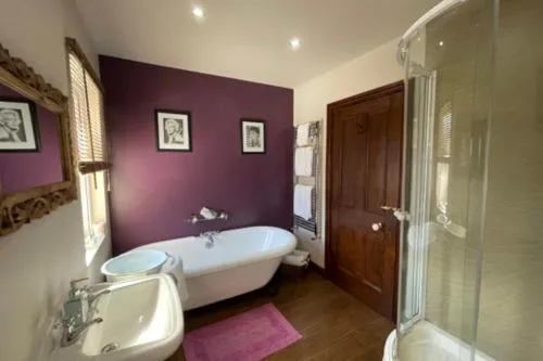 Overdale Guesthouse and Free Parking photo 25