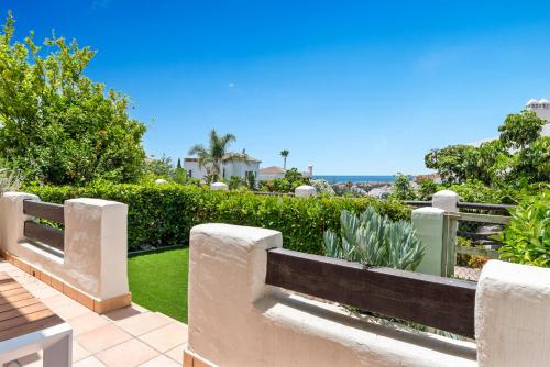 Sunset Golf Garden Retreat