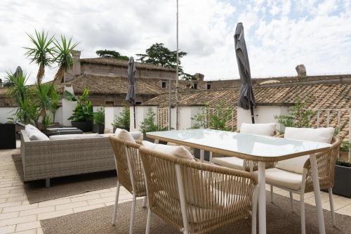 Penthouse Colosseo III
