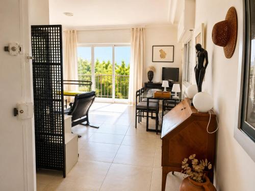 2 Bedrooms Cannes by Sweet Accommodation