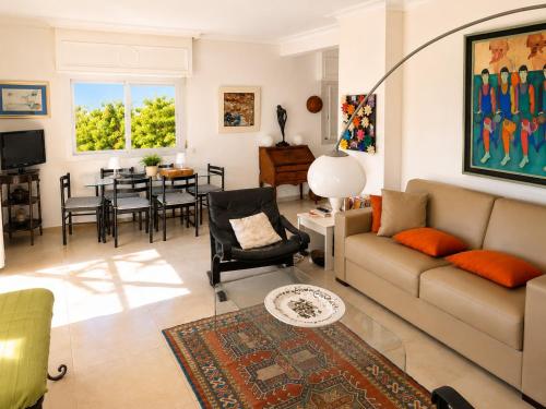 2 Bedrooms Cannes by Sweet Accommodation