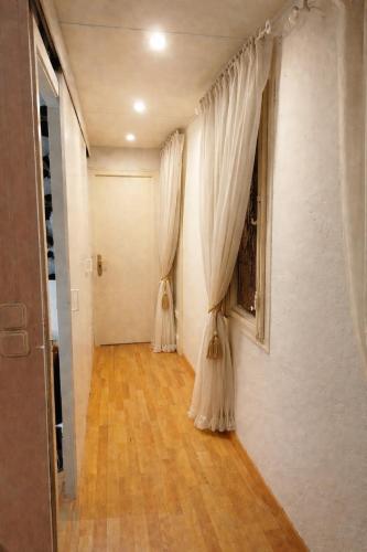 Cozy Economy Room In The City Center